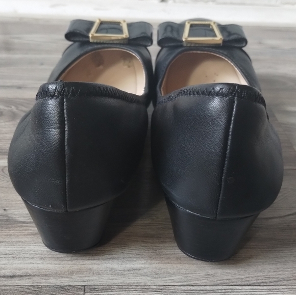 Cole Haan Black Patent Leather Bow Front Wedge Heels Size 7 - Picture 3 of 6